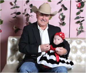 Photo: Father with his daughter